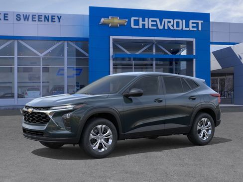 New 2026 Chevrolet Trax LS w/ Driver Confidence Package FWD image 2