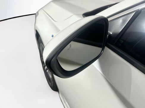 Used 2018 Honda Accord EX image 16