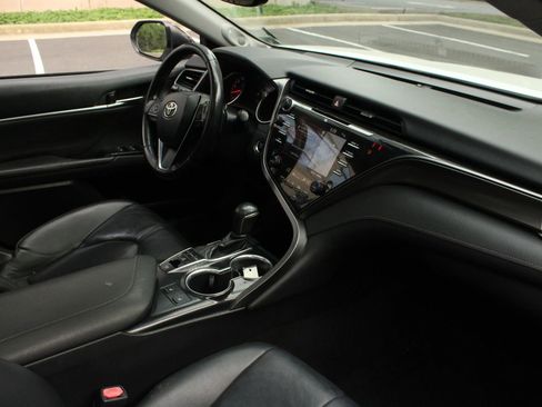 Used 2019 Toyota Camry XSE FWD image 24