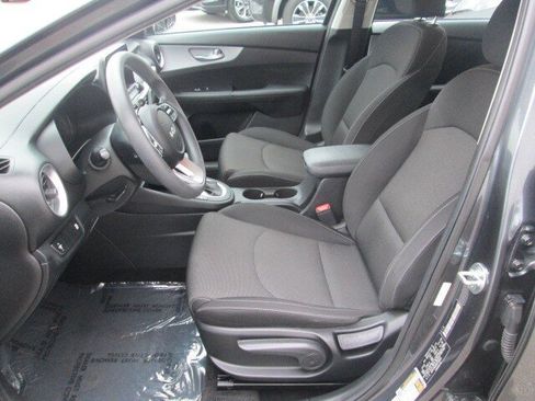 Used 2023 Kia Forte LXS image 10