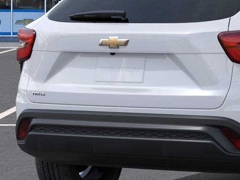 New 2026 Chevrolet Trax LS w/ LS Convenience Package FWD image 14