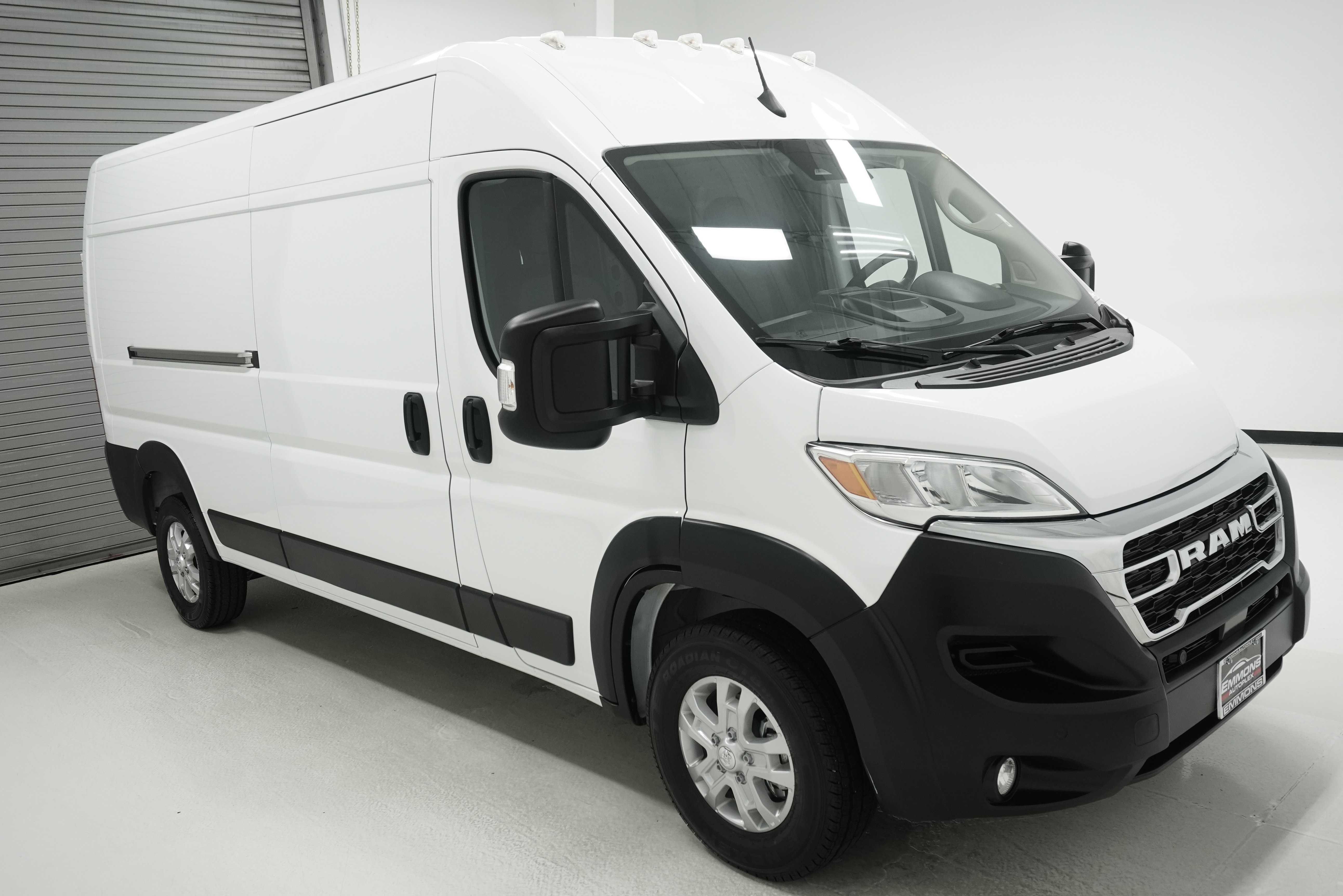 Used 2023 RAM ProMaster 2500 w/ Premium Appearance Group FWD image 2