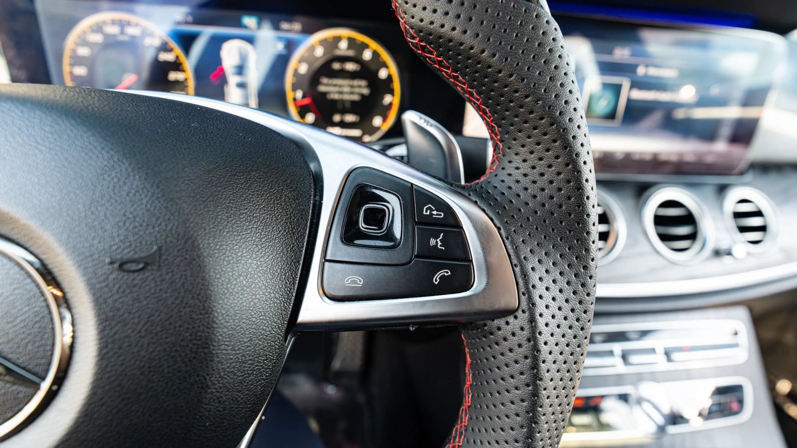 Used 2018 Mercedes-Benz E 63 AMG S image 46