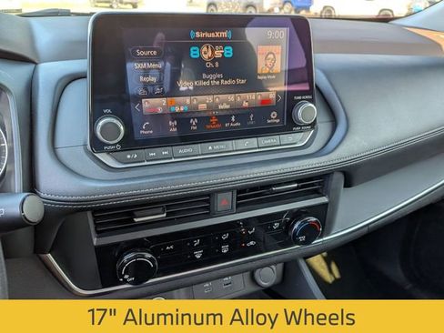 Used 2023 Nissan Rogue S image 9