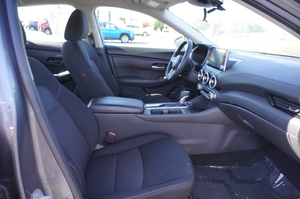 Used 2024 Nissan Sentra SV FWD image 30