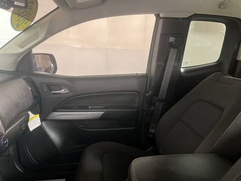 Used 2022 Chevrolet Colorado LT w/ Fleet Safety Package image 25