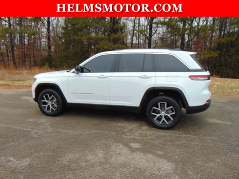 Certified 2024 Jeep Grand Cherokee Limited image 4