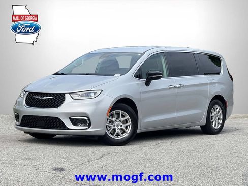 Used 2024 Chrysler Pacifica Touring-L FWD image 1