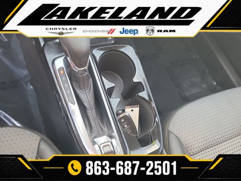 Used 2024 Chevrolet Trax LT FWD image 25
