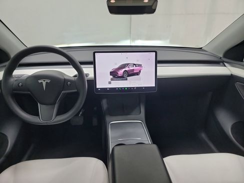 Used 2025 Tesla Model Y Long Range AWD/4WD image 15