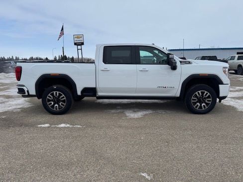 Used 2021 GMC Sierra 2500 AT4 w/ AT4 Premium Plus Package image 8