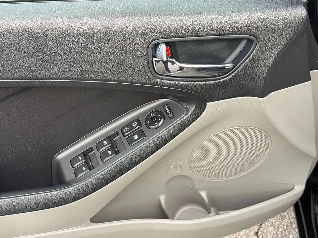 Used 2015 Kia Forte EX FWD image 21