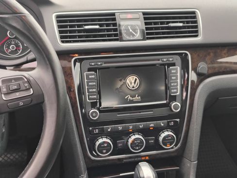 Used 2015 Volkswagen Passat TDI SEL Premium FWD image 34