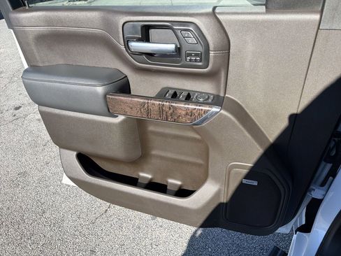 Used 2023 GMC Sierra 3500 Denali image 15