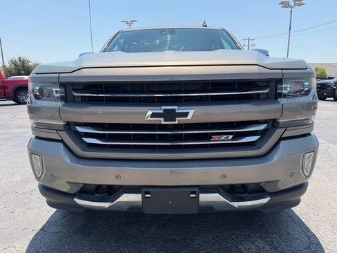 Used 2017 Chevrolet Silverado 1500 LTZ Z71 w/ LTZ Plus Package AWD/4WD image 8