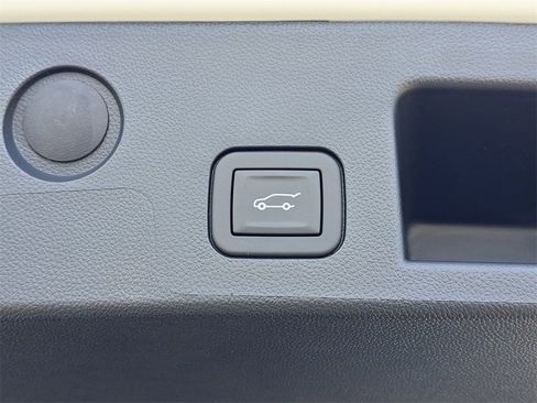 New 2026 Chevrolet Equinox LT w/ Convenience Package II image 26