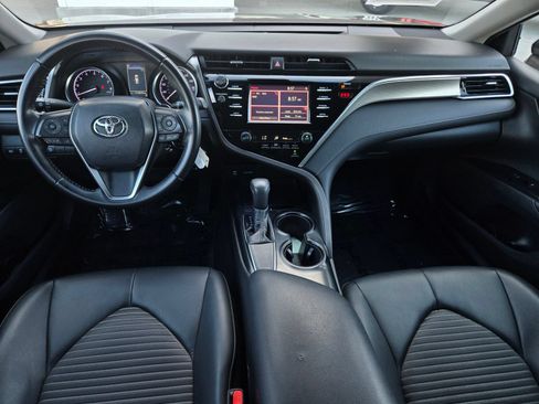 Used 2018 Toyota Camry SE FWD image 11