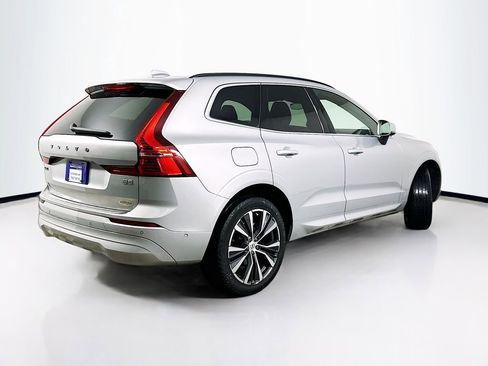 Used 2022 Volvo XC60 B5 Momentum w/ Advanced Package image 7