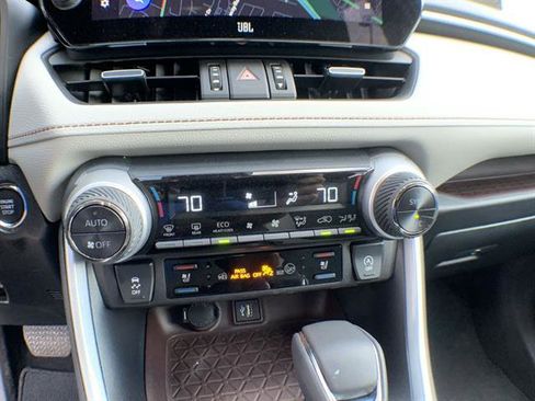 Used 2025 Toyota RAV4 Limited image 19