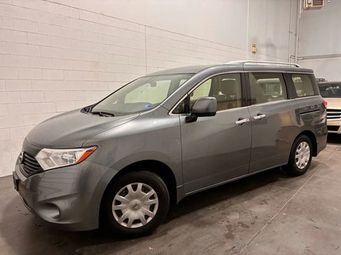 Used 2015 Nissan Quest S image 3
