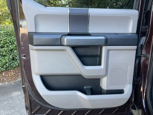 Used 2019 Ford F150 XLT image 16