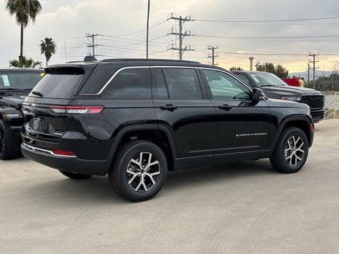 New 2025 Jeep Grand Cherokee Limited image 3