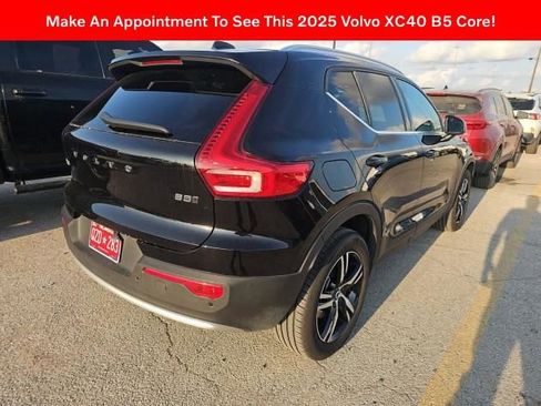 Certified 2025 Volvo XC40 B5 Core image 2