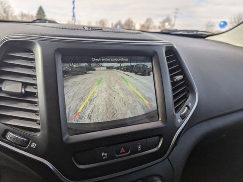 Used 2021 Jeep Cherokee Latitude Lux w/ Comfort/Convenience Group image 14