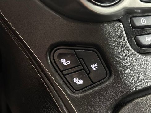 Used 2016 Chevrolet Suburban LTZ AWD/4WD image 19