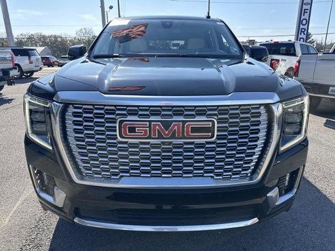 Used 2022 GMC Yukon XL Denali image 2