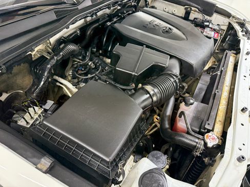 Used 2019 Toyota Tacoma TRD Sport image 56