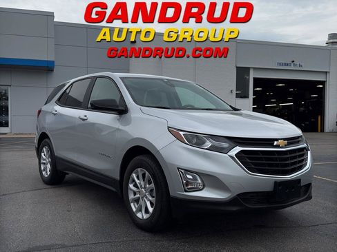 Used 2021 Chevrolet Equinox LS w/ LS Convenience Package FWD image 1