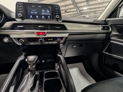 Used 2020 Kia Telluride S w/ S 8 Passenger Seating Package AWD/4WD image 23