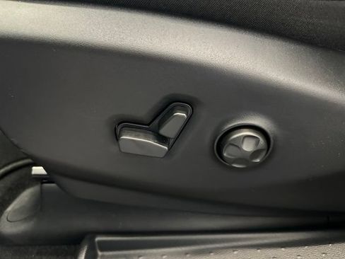 New 2027 Chrysler Pacifica Select w/ Family Tech Group FWD image 23