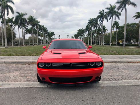 Used 2018 Dodge Challenger SXT w/ Sound Group image 3