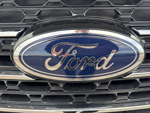 Certified 2023 Ford Explorer XLT w/ Equipment Group 202A image 13