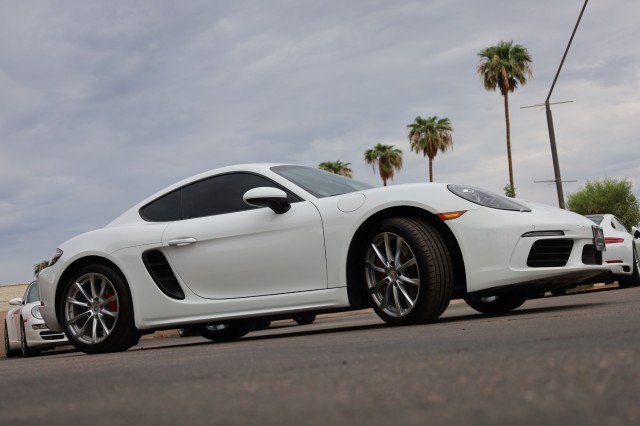 Used 2018 Porsche 718 Cayman RWD image 12