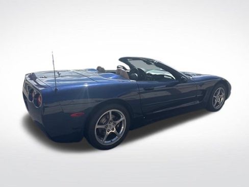 Used 2001 Chevrolet Corvette Convertible w/ Preferred Equipment Group2 RWD image 3