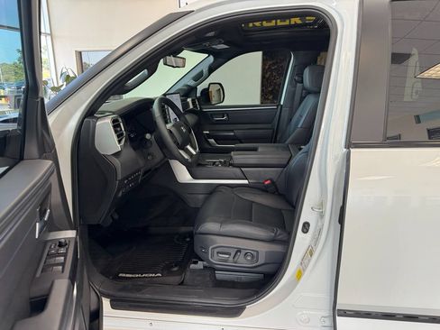 Used 2024 Toyota Sequoia Platinum AWD/4WD image 11