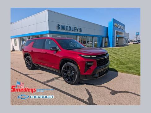 Used 2026 Chevrolet Traverse RS w/ LPO, Floor Liner Package AWD/4WD image 1