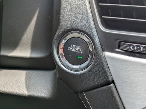 Used 2018 GMC Yukon XL SLT AWD/4WD image 38