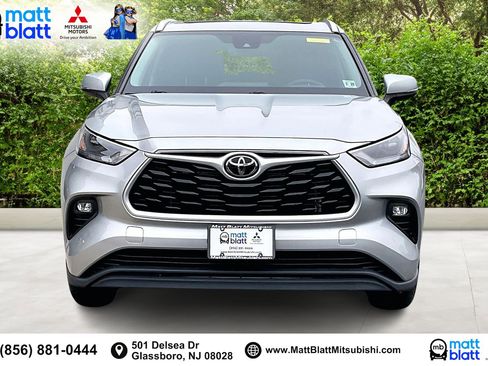 Used 2022 Toyota Highlander XLE image 3