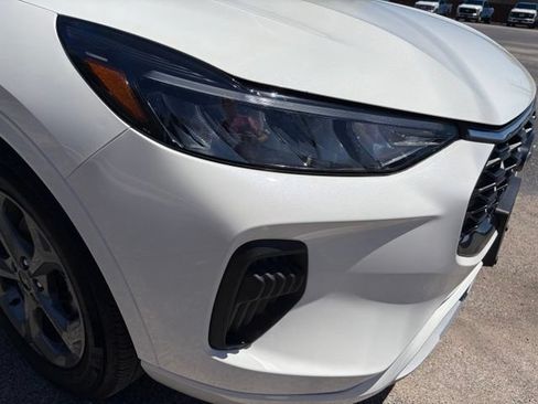 Used 2024 Ford Escape ST-Line w/ Tech Pack #1 FWD image 9