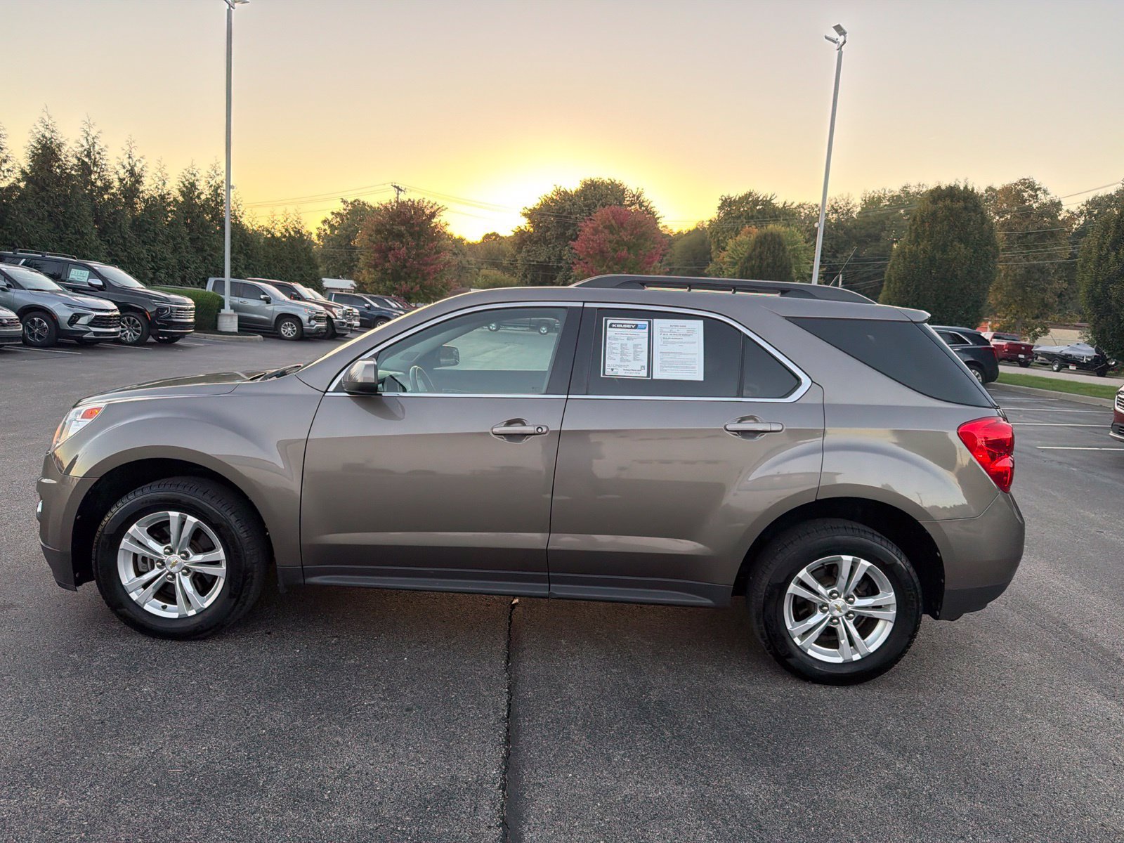 Used 2012 Chevrolet Equinox LT FWD image 2