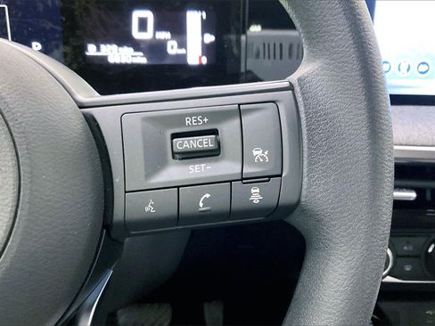 Certified 2025 Nissan Kicks SV image 20