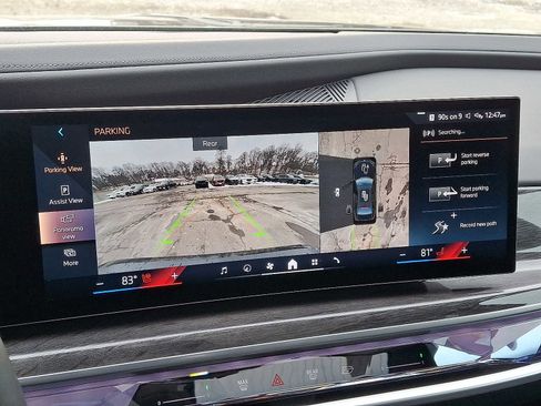 Used 2023 BMW 740i w/ Parking Assistance Package image 19