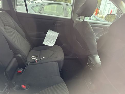 Used 2021 Toyota Highlander L image 7