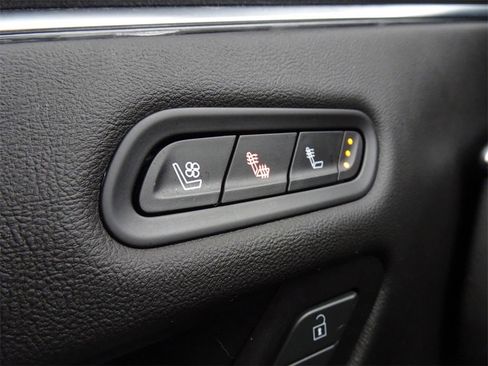 Certified 2022 Cadillac Escalade ESV Premium Luxury image 23