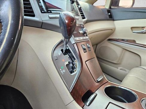 Used 2010 Toyota Venza image 10