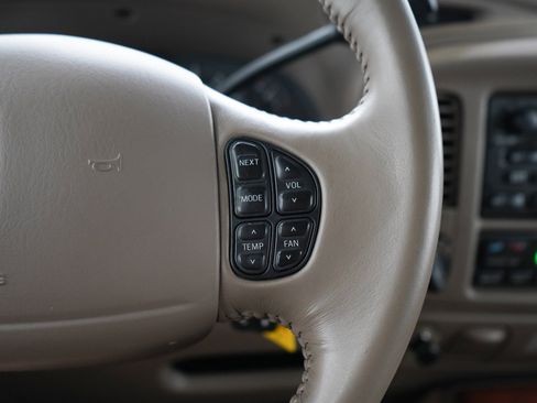 Used 2002 Lincoln Navigator 4WD image 28